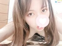 em gái học sinh