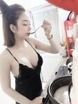 Chị chị em em