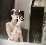 2 chị em mình