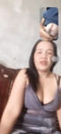 Em cười hí mắt