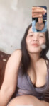 Em cười hí mắt