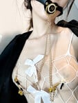 Đang show hàng ở chung cư thì bị người lạ phát hiện (PIC)