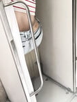 Chụp lén em gái trên xe lửa
