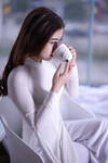 Em mẫu ruột nude cùng bộ trang phục áo dài