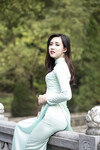 Em mẫu ruột nude cùng bộ trang phục áo dài