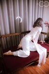 Em mẫu ruột nude cùng bộ trang phục áo dài