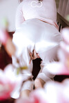 Em mẫu ruột nude cùng bộ trang phục áo dài