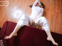 Em mẫu ruột nude cùng bộ trang phục áo dài