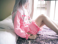 Cosplayer thủ dâm