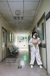 Bác sĩ điều trị COVID-19 này hơi lạ