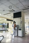 Bác sĩ điều trị COVID-19 này hơi lạ
