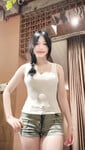 Con bún bò mặc đồ chỗ có chỗ không