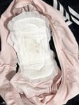 lần đầu dùng thử quần lót và băng vệ sinh của con gái