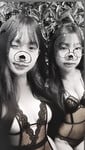 Lột đồ mấy con đĩ bạn