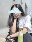 Em hàng ngoan ngoãn