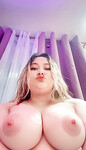 Nữ xinhh đi tắm biển show lồn