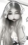 Kim đâm vào thịt thì đau Thịt đâm vào thịt nhớ nhau cả đời<3