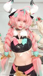 Gái Việt ZinieQ (@zinie) cosplay Varesa từ Genshin Impact
