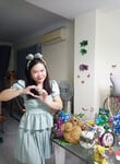 Mặt hơi dâm đó nha.