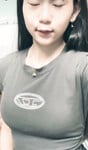 Vú bự hay móc