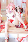 Cosplay genshin Yae Miko và Ei