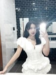 Mấy em gái public
