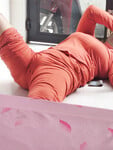Chụp lén đít bà dì