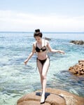 bộ ảnh bikini sục sướng bắn hết tinh