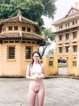 Con em gái múp rụp