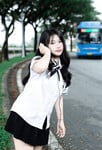 Anh em vô đây định giá mấy con vợ này một đêm bao nhiêu 1