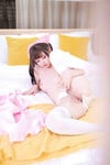 Bà chị trông dễ thương mà dâm quá lồn không lông phê vc