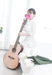 Sinh viên 2K, mặt trắng nõn nà