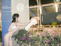 Em chỉ thích thủ dâm public ngoài đường cho kích thích hơn