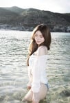 Bikini xanh dương có làm anh thương?
