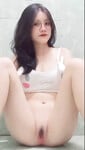 Gái xinh show lồn