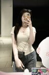 Nhờ ae lột đồ bé này dùm tui với ????