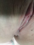 Ai giúp bé thoả mãn đi, nứng quá