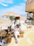 Em gái làm nail thân hình bốc lửa