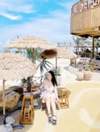 Em gái làm nail thân hình bốc lửa
