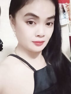 Có ai bt cô này  ởtp sócbtrăng ko