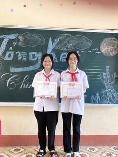 Bạn cùng lớp
