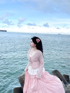 Em Kim Thư