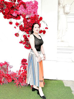 Nhìn dì mà nứng quá