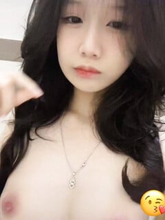 Em hs 2k9 trắng nỏn vú to lon múp siêu dâm
