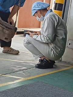 Em công nhân KCN.
