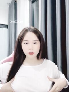 Ai biết tên em này không